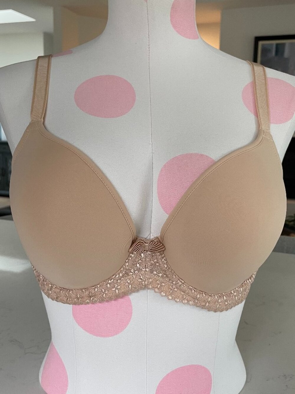 Wacoal La Femme Plunge T Shirt Underwire Nylon Spandex Blend Bra Tan Sz 34DD